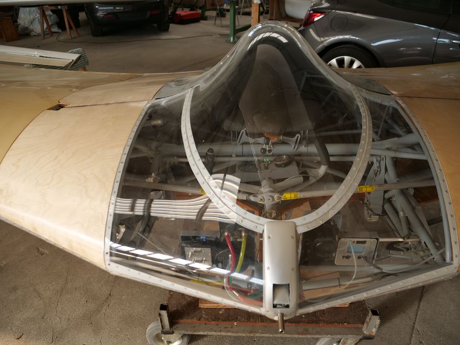 Das Cockpit von leicht oben